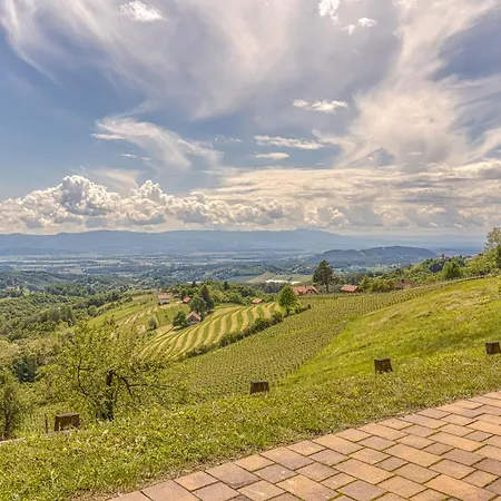 Old House Knezovo With Lovely View - Happy Apartment Sromlje