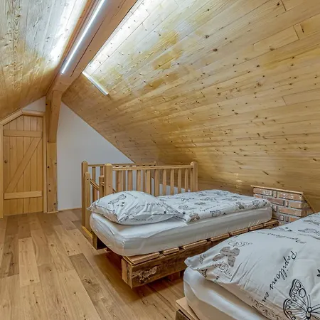 Chalet Oldhouse Knezovo With Private Garden - Happy