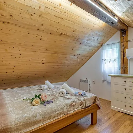 Oldhouse Knezovo With Private Garden - Happy Chalet Sromlje