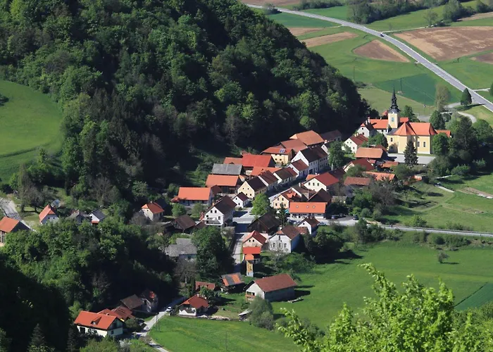 Old House Knezovo With Lovely View - Happy Apartmán Sromlje