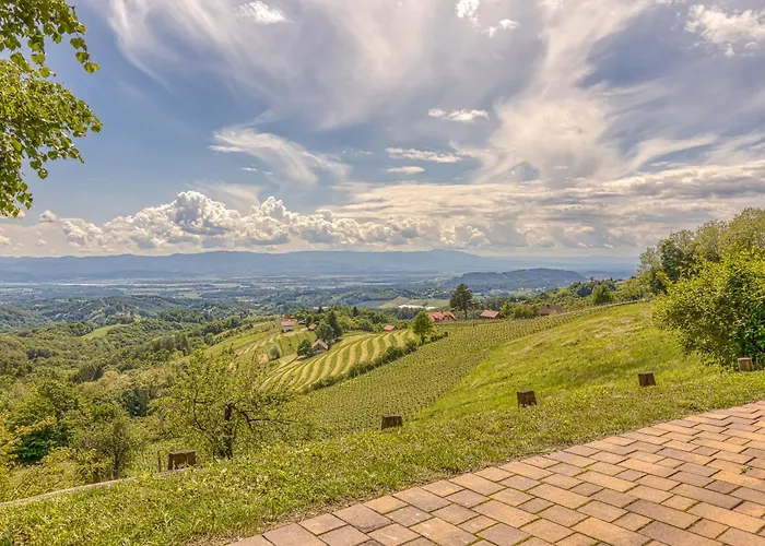 Old House Knezovo With Lovely View - Happy Διαμέρισμα Sromlje